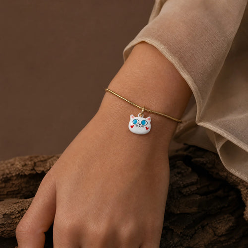CALEO lifestyle Reference bank random - Blue-Eyed White Cat Face Pendant Charm - lifestyle-refbank-random-20260727-r01-blue-eyed-white-cat-face-pendant-charm