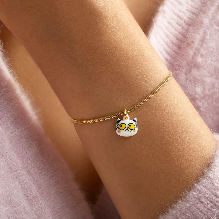 CALEO lifestyle Reference bank random - Wide-Eyed Tabby Cat Face Pendant Charm - lifestyle-refbank-random-20260727-r02-wide-eyed-tabby-cat-face-pendant-charm