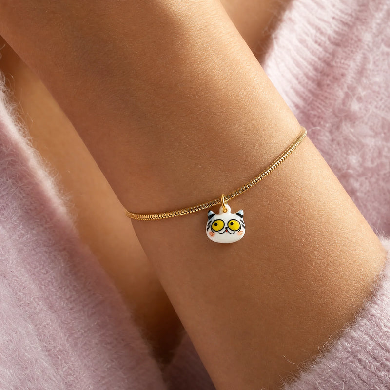 CALEO lifestyle Reference bank random - Wide-Eyed Tabby Cat Face Pendant Charm - lifestyle-refbank-random-20260727-r02-wide-eyed-tabby-cat-face-pendant-charm